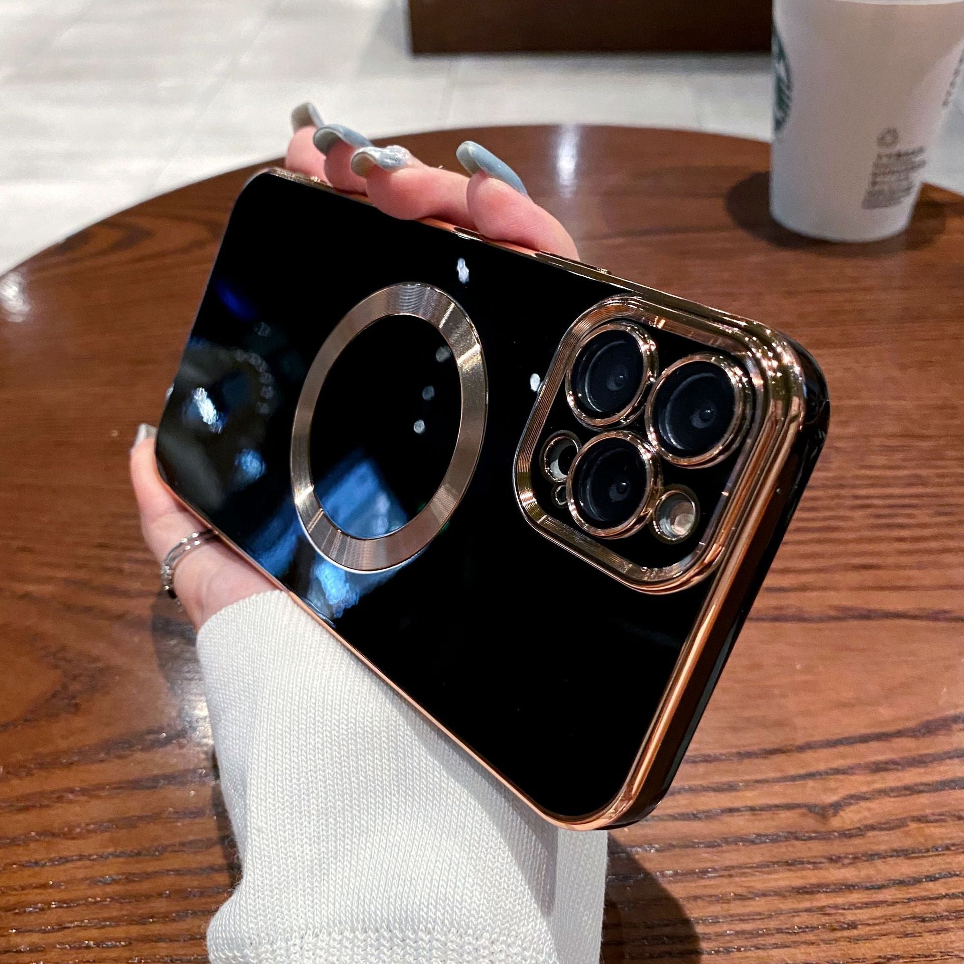 Leonis - iPhone Case